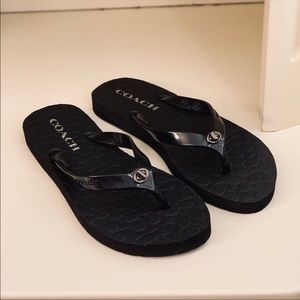 NEW COACH SANDALS SIZE 5